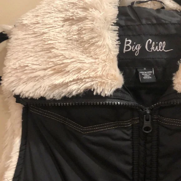 Big Chill black puffer vest jacket sleeveless sherpa trim zip pockets size small - Picture 2 of 8